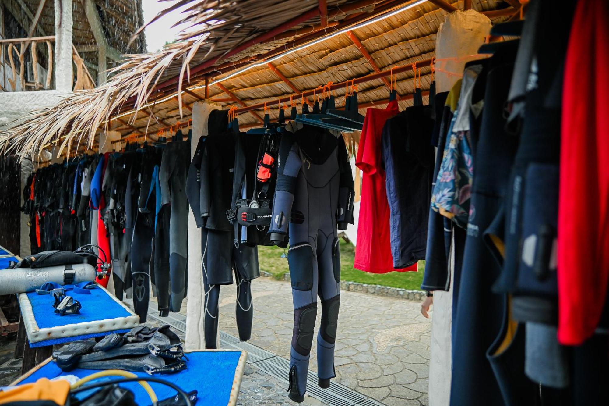 Garden Of Eden Dive Resort Puerto Galera Ngoại thất bức ảnh