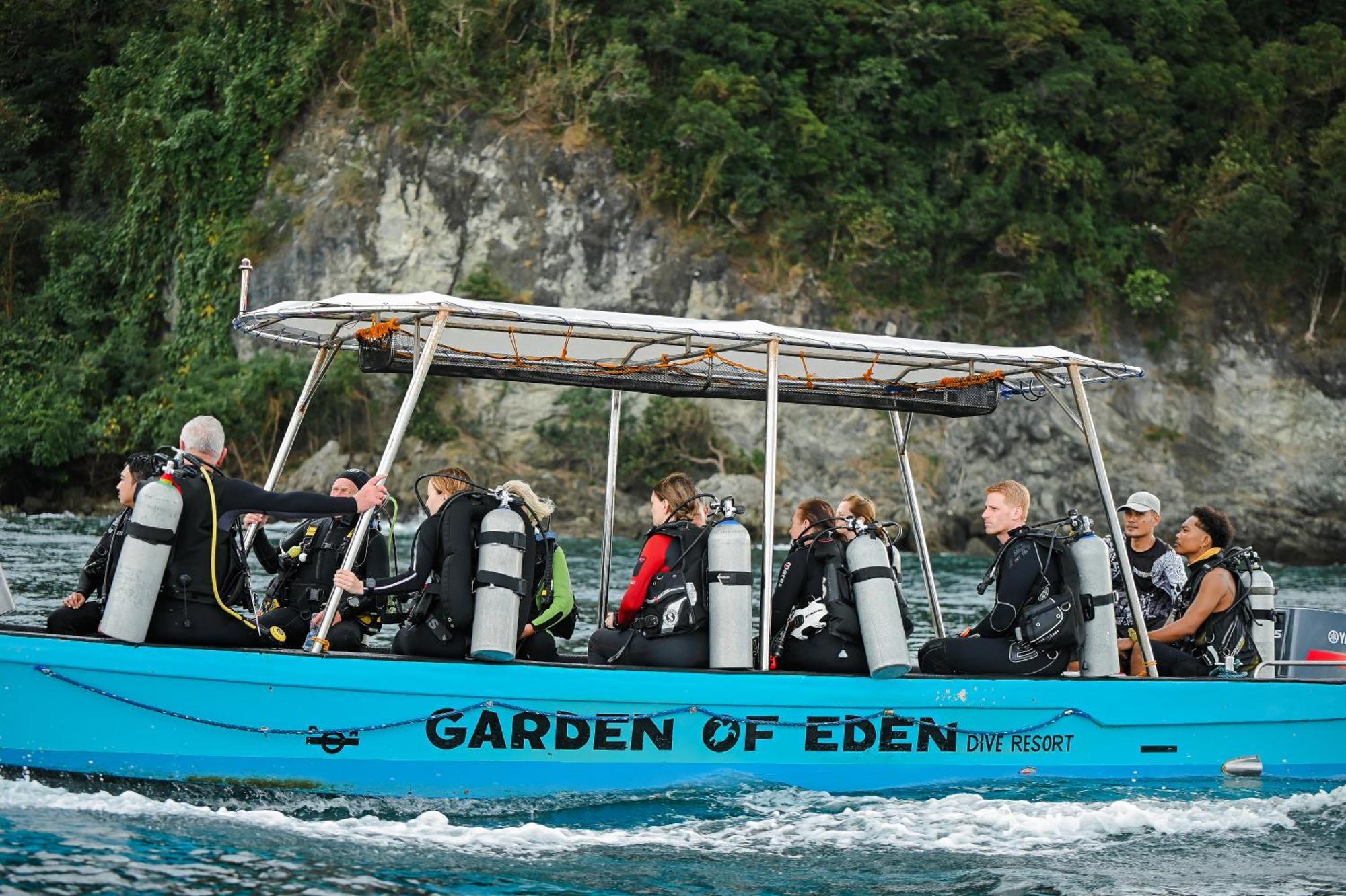 Garden Of Eden Dive Resort Puerto Galera Ngoại thất bức ảnh